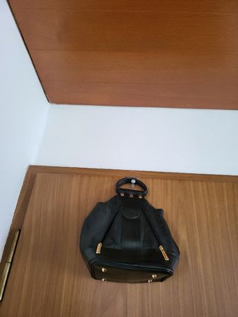 Sac à dos et main Giorgio Giovani cuir noir -( sans lanière)