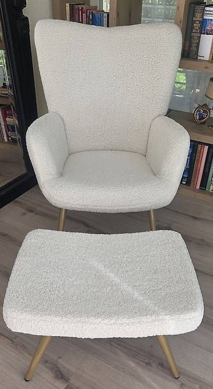 Poltrone: BOUCLÈ SESSEL mit Hocker neuwertig – Usato da Goldau venduto da Lillyhawaii