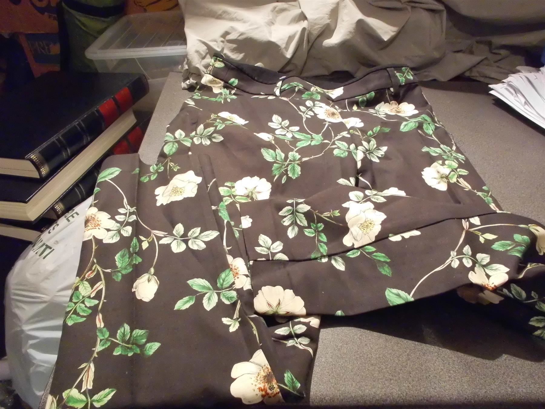 H&M Pantalons: Hosen Grösse 40, H&M, Blumenmuster – D'occasion à Zürich par abraxas1291
