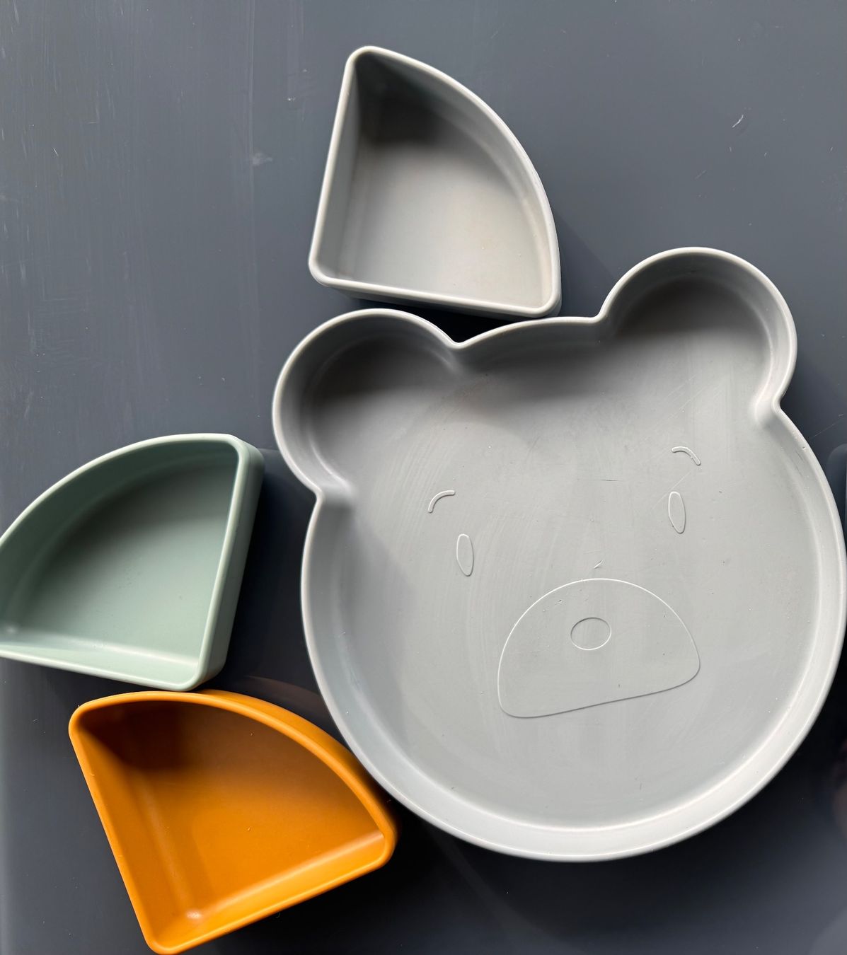 Assiettes: Vaisselles pour bébé – D'occasion à Collombey par svea16 2