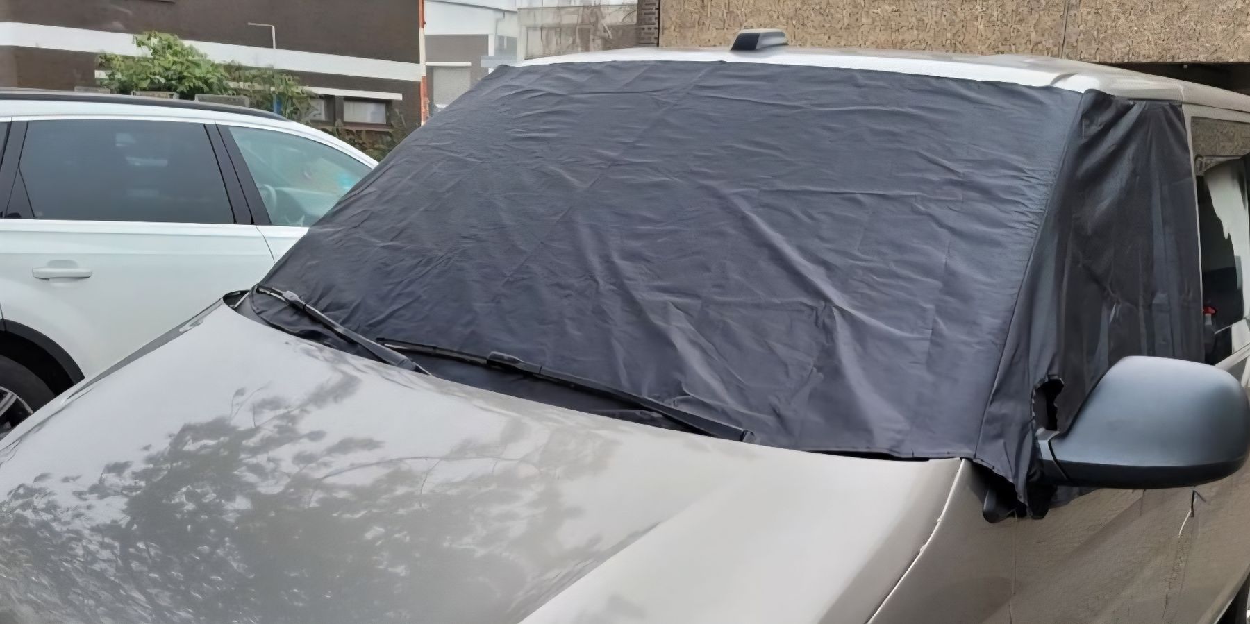 VW Tutti i ricambio: Frontscheibenschutz für T5 – Nuovo e nell'imballaggio originale da Frauenfeld venduto da Sitterdorf1 1