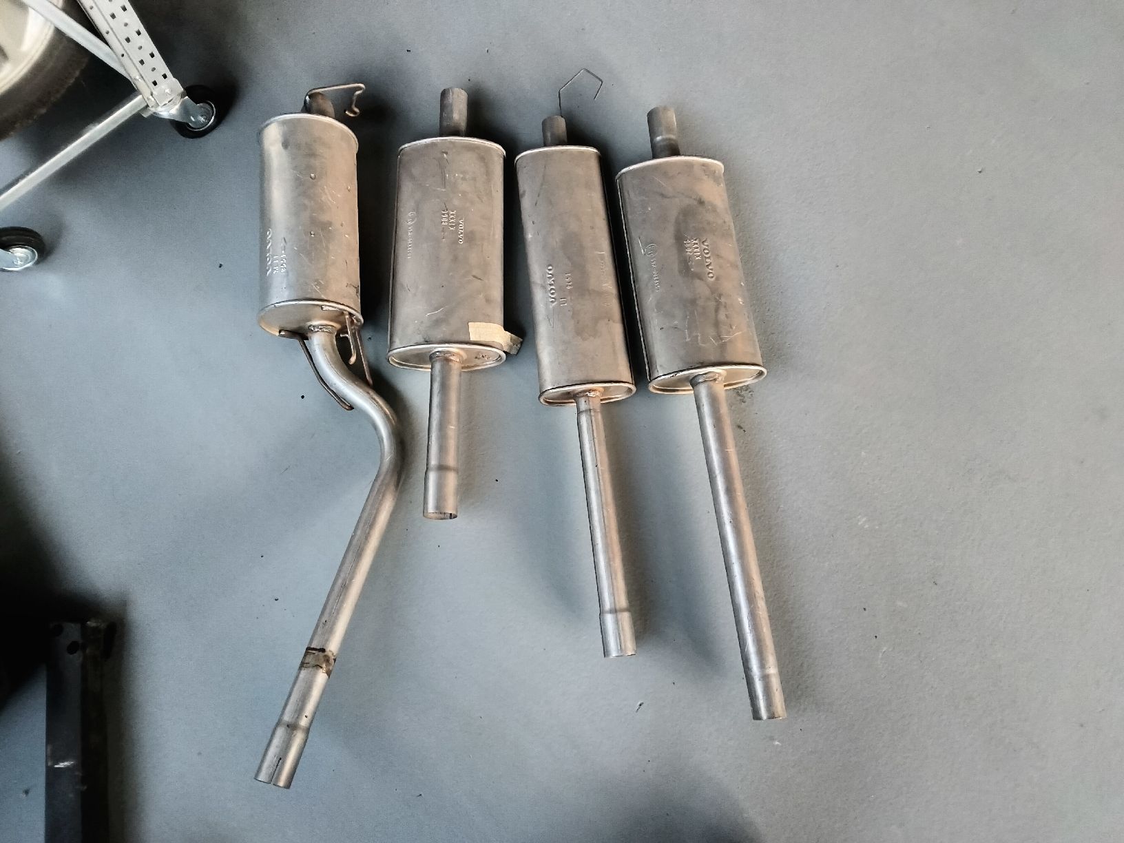 Volvo Sistemi di scarico: Auspuff Töpfe original Volvo – Nuovo (secondo la descrizione) da Ormalingen venduto da Adi811