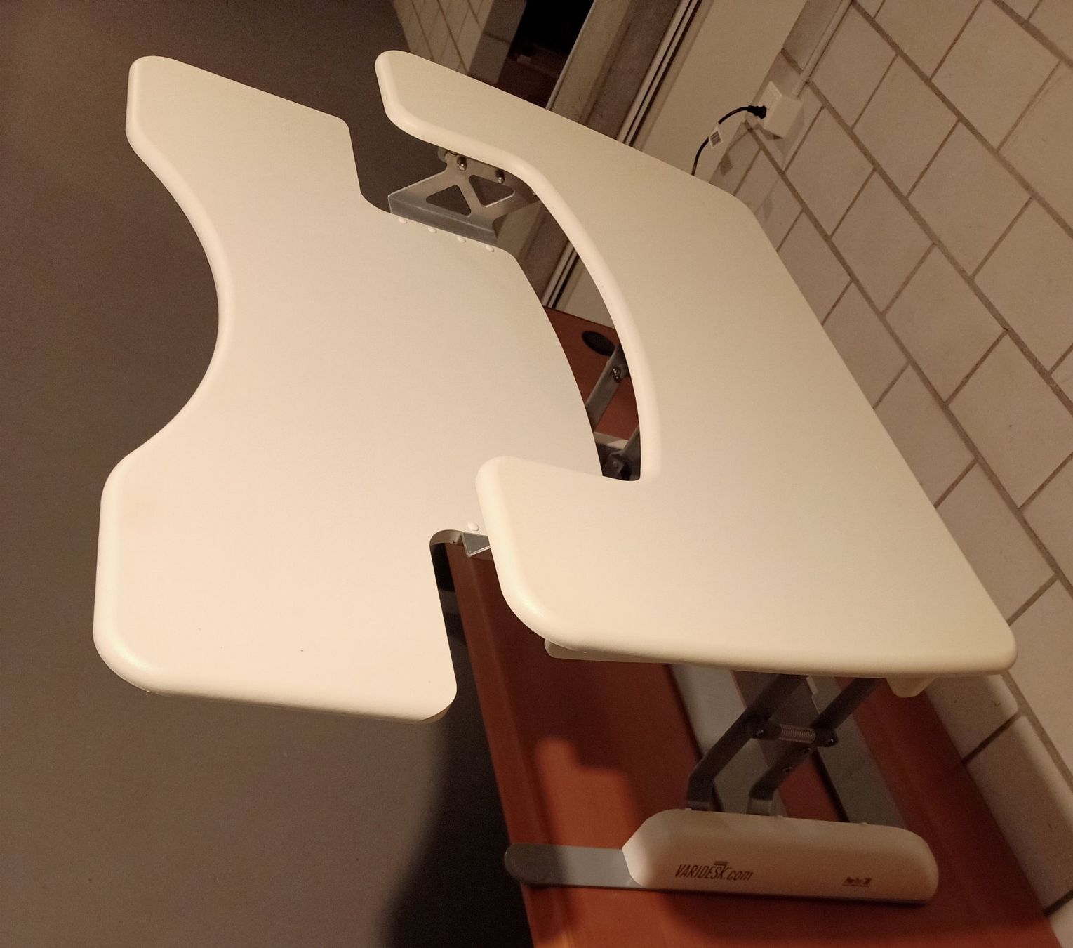 Scrivanie: Varidesk Stehpult Aufsatz – Usato da Unterentfelden venduto da Suomea 3