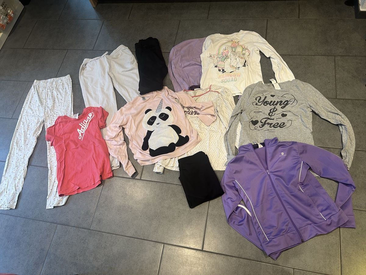 Kleiderpakete & -sets: Mädchen, Kinder-Kleiderpaket 146-S 11 Teilig – Gebraucht aus Mühledorf SO von Dania77