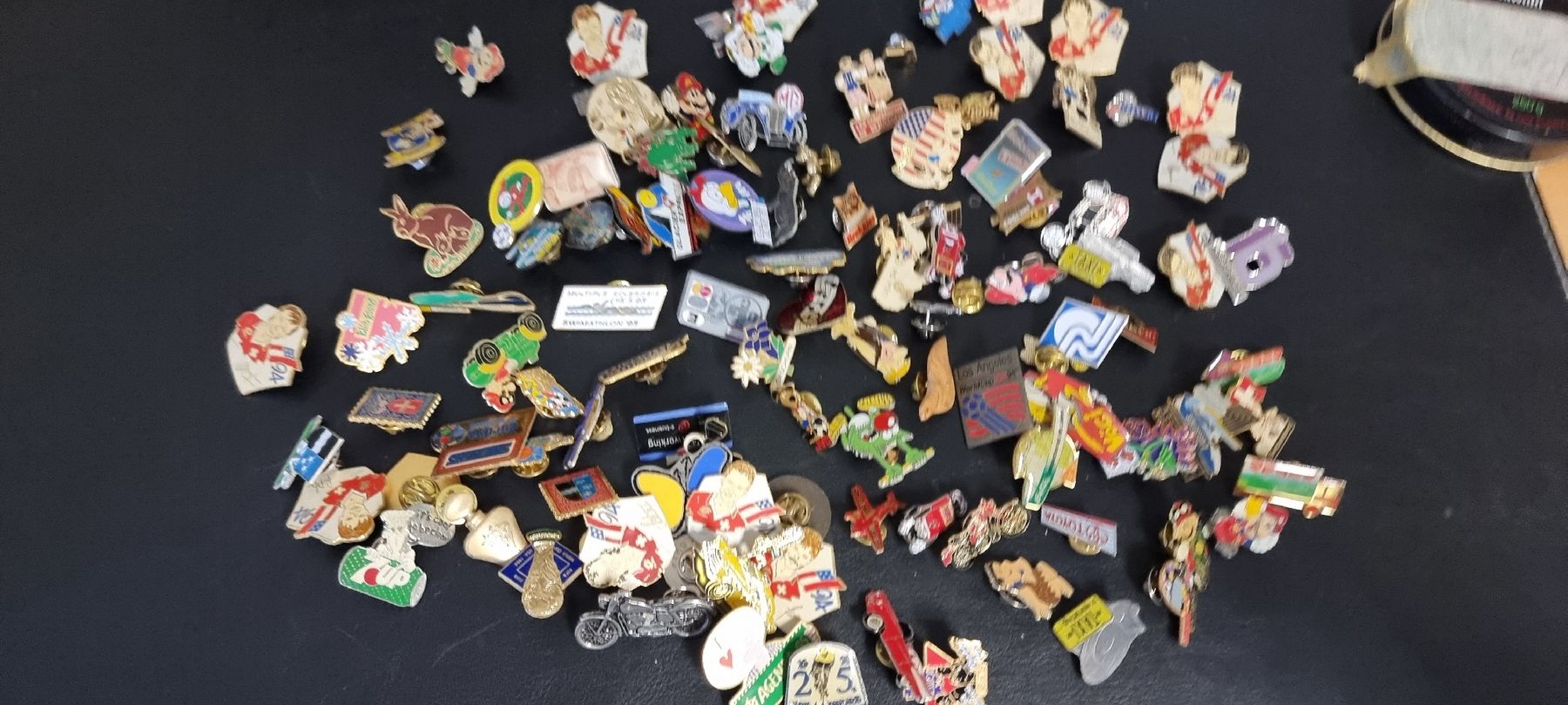 Broches & Aiguilles: Pins – D'occasion à Seon par Stibinio
