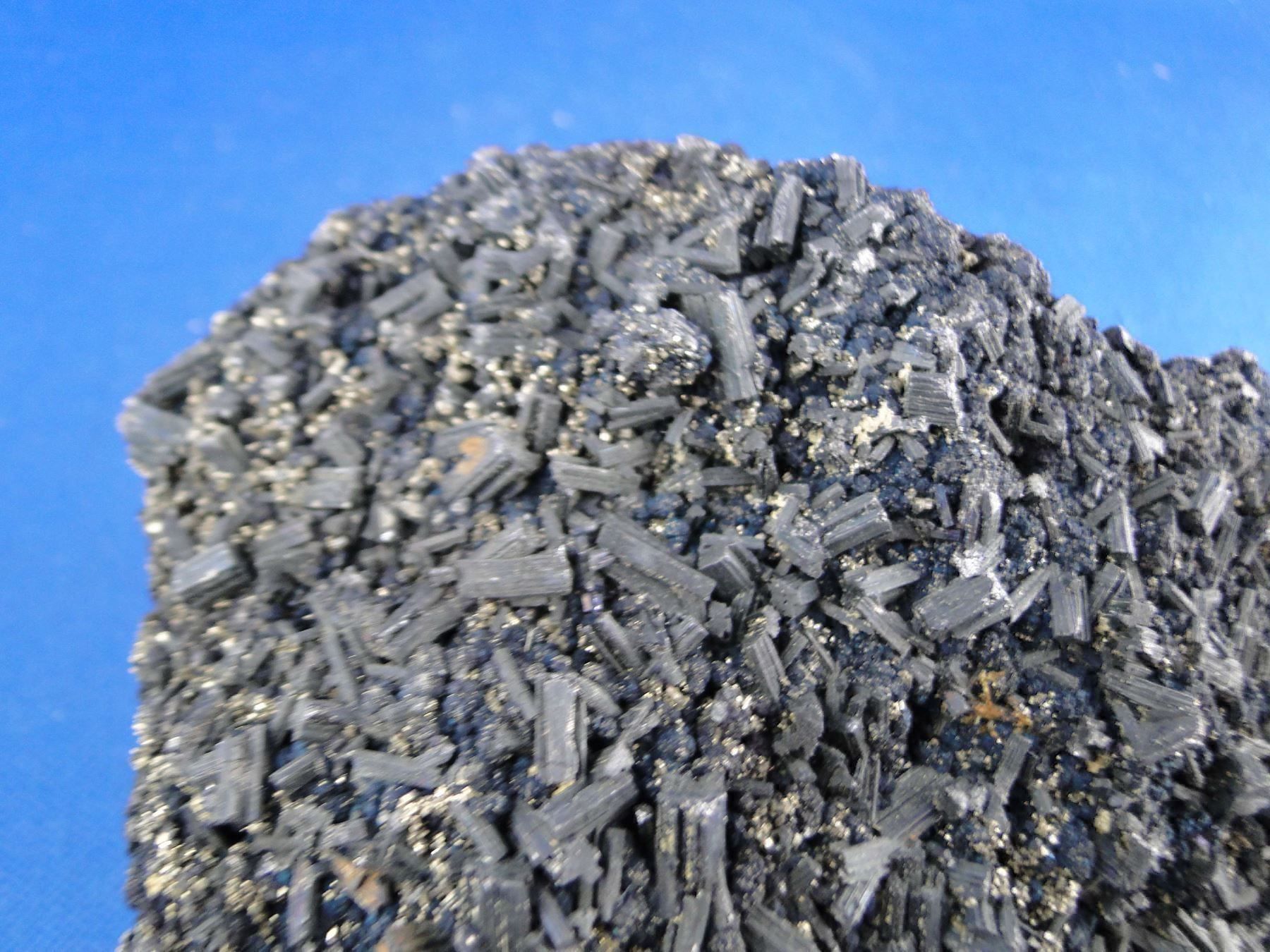 Minerali & Pietre curative: Bournonite auf Sulphiden – Usato da Schinznach Bad venduto da Demerald 2