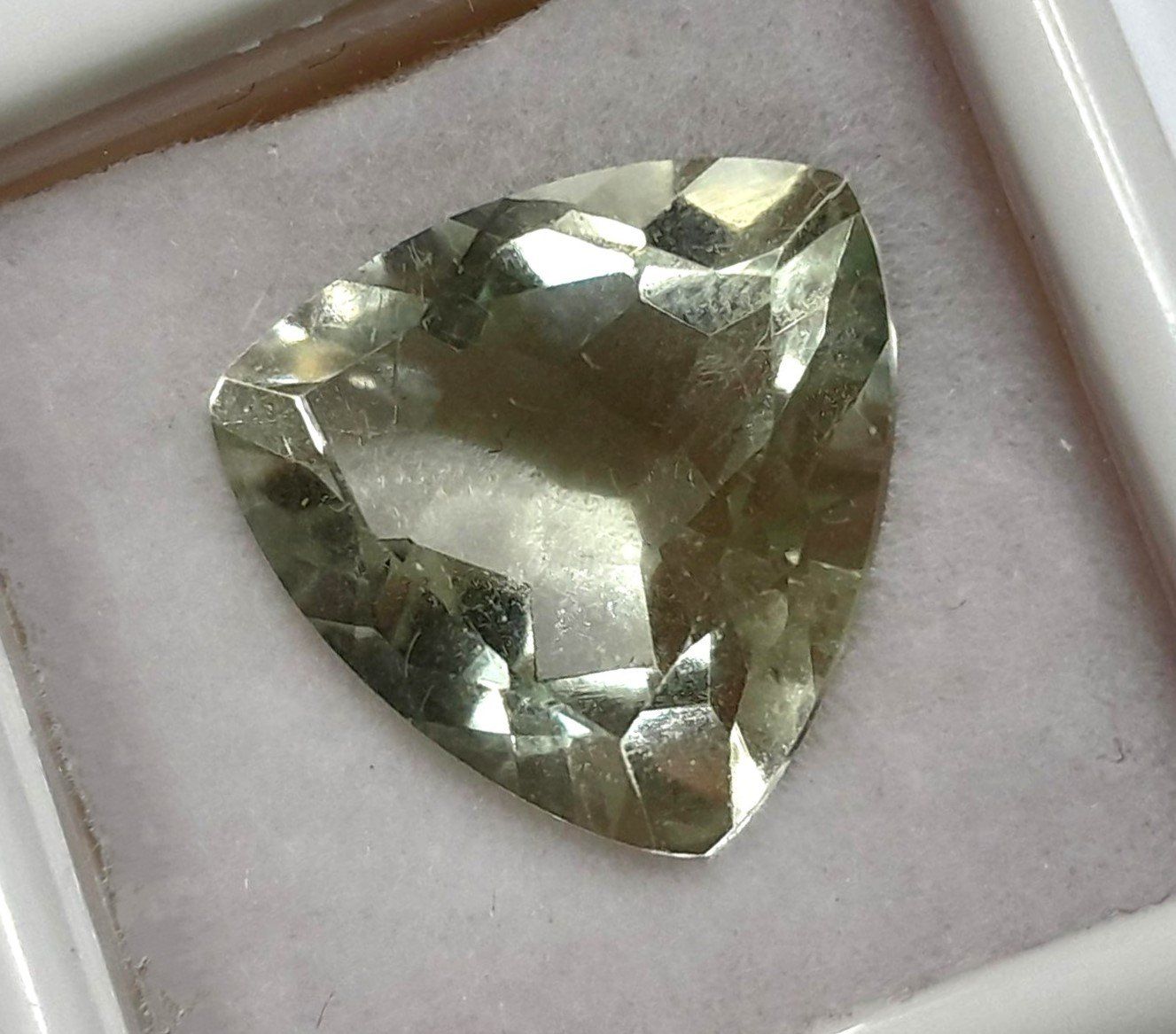 Pietre preziose: 1x Améthyste verte trillion 13x13mm – Nuovo (secondo la descrizione) da Grimisuat venduto da Valgem 1