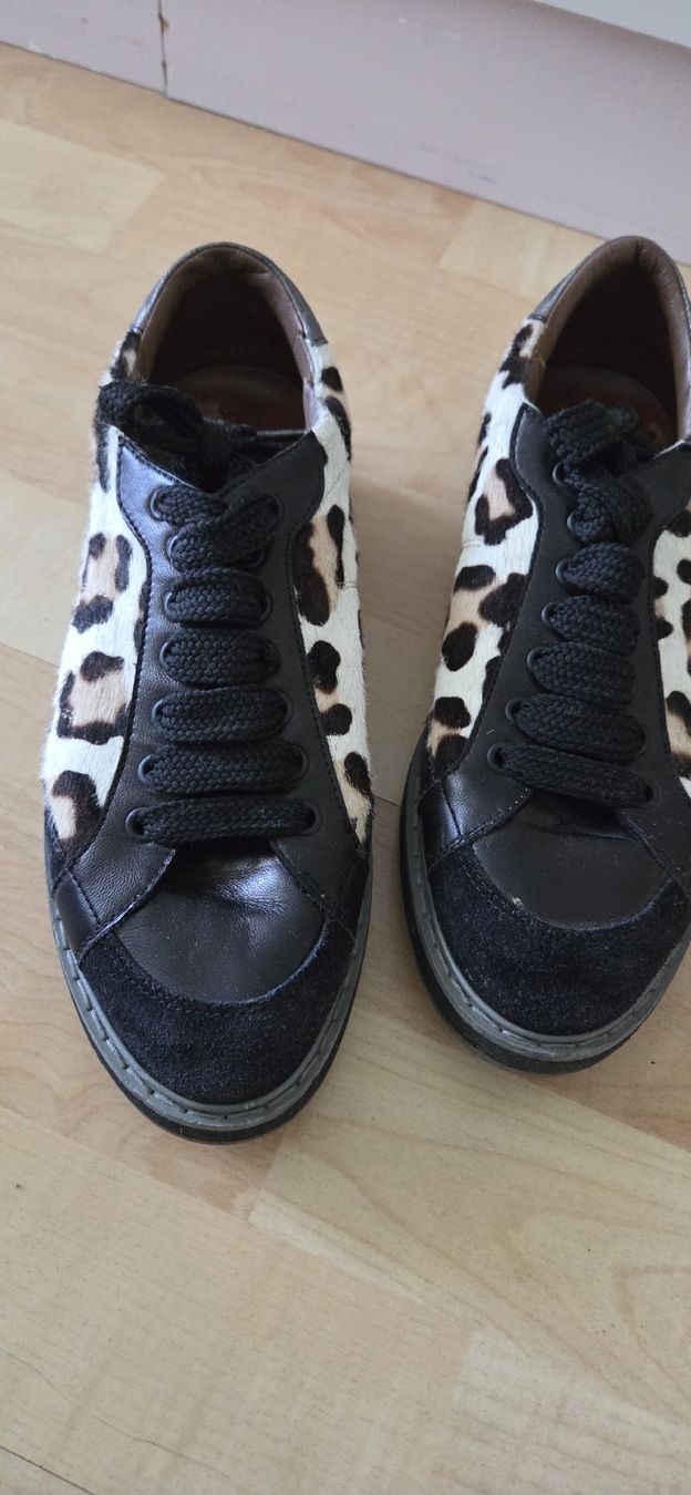 Max & Moi Damenschuhe: Max&Moi Sneakers mit Leo-Muster, Grösse 38. – Gebraucht aus Hellbühl von Veci02 1