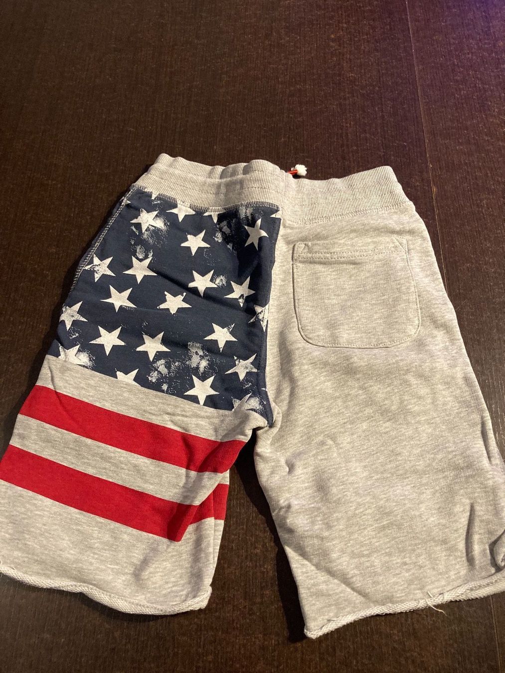 H&M Pantaloni: Short H&M taille 140cm – Usato da Domdidier venduto da qatar1973 2