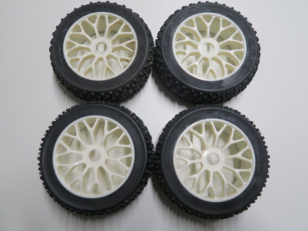 Roue avant complète HAAN WHEELS 17x3,50x36T jante noir/moyeu bleu Roue avant complète HAAN WHEELS 17x3,50x36T jante noir/moyeu bleu