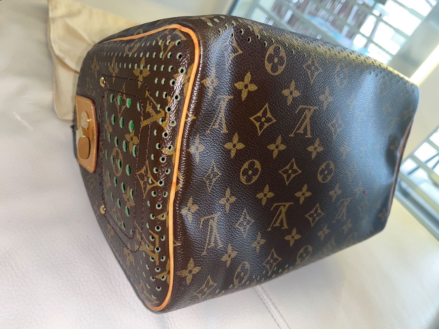 Louis Vuitton Borse da donna: Louis Vuitton Speedy 30 Perforé édition limitée 2006 – Usato da Sugiez venduto da Vuitton_for_life 8