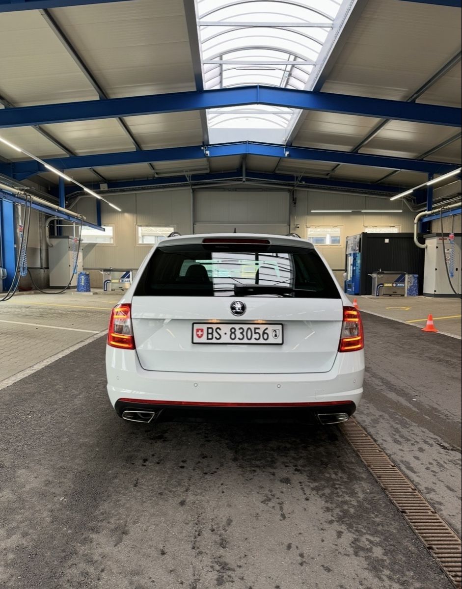 Skoda Automobili: Skoda Octavia RS Kombi 2.0 TSI – Usato da Reinach BL venduto da Y.H.33 2