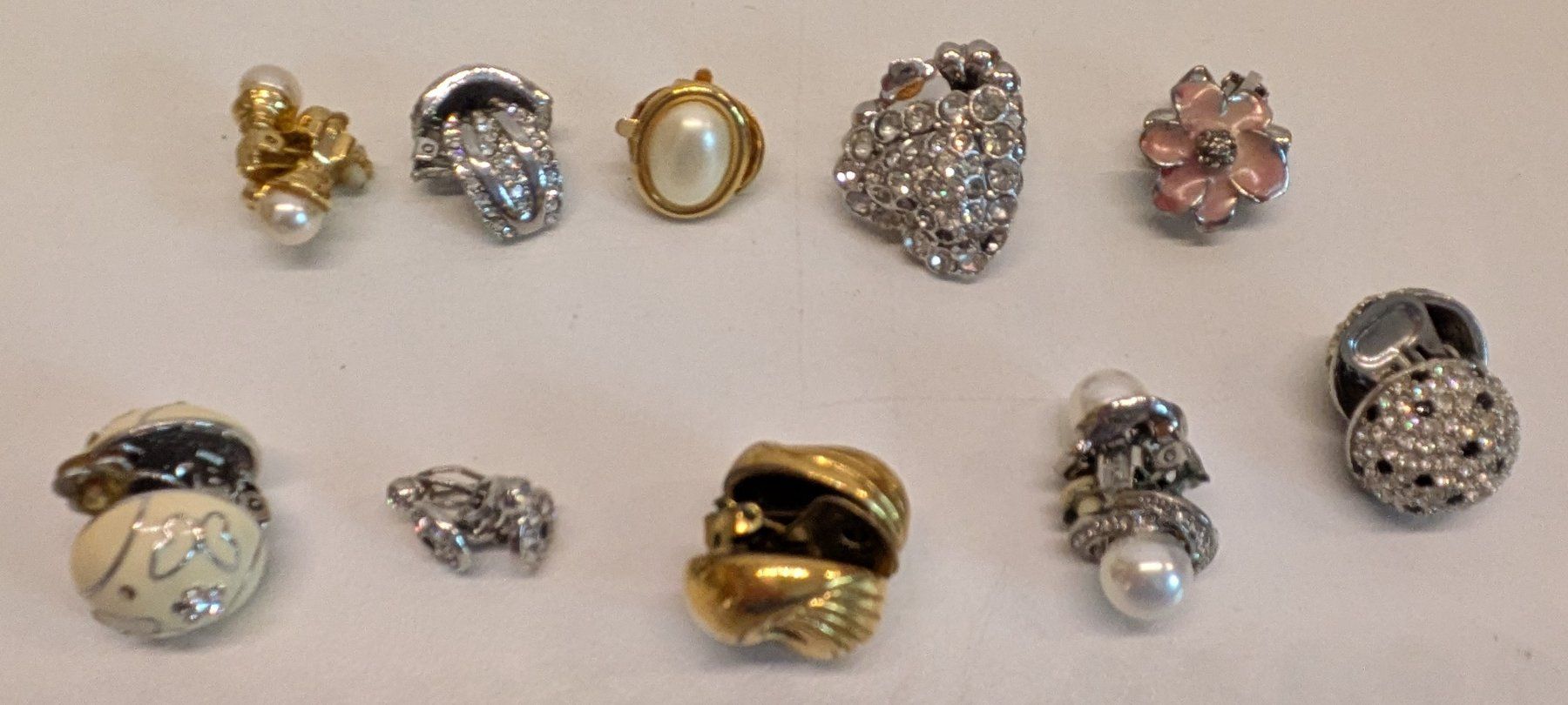 Ohrringe & -stecker: 40 paar Ohrclips Modeschmuck – Gebraucht aus Ligornetto von Ligornetto 3