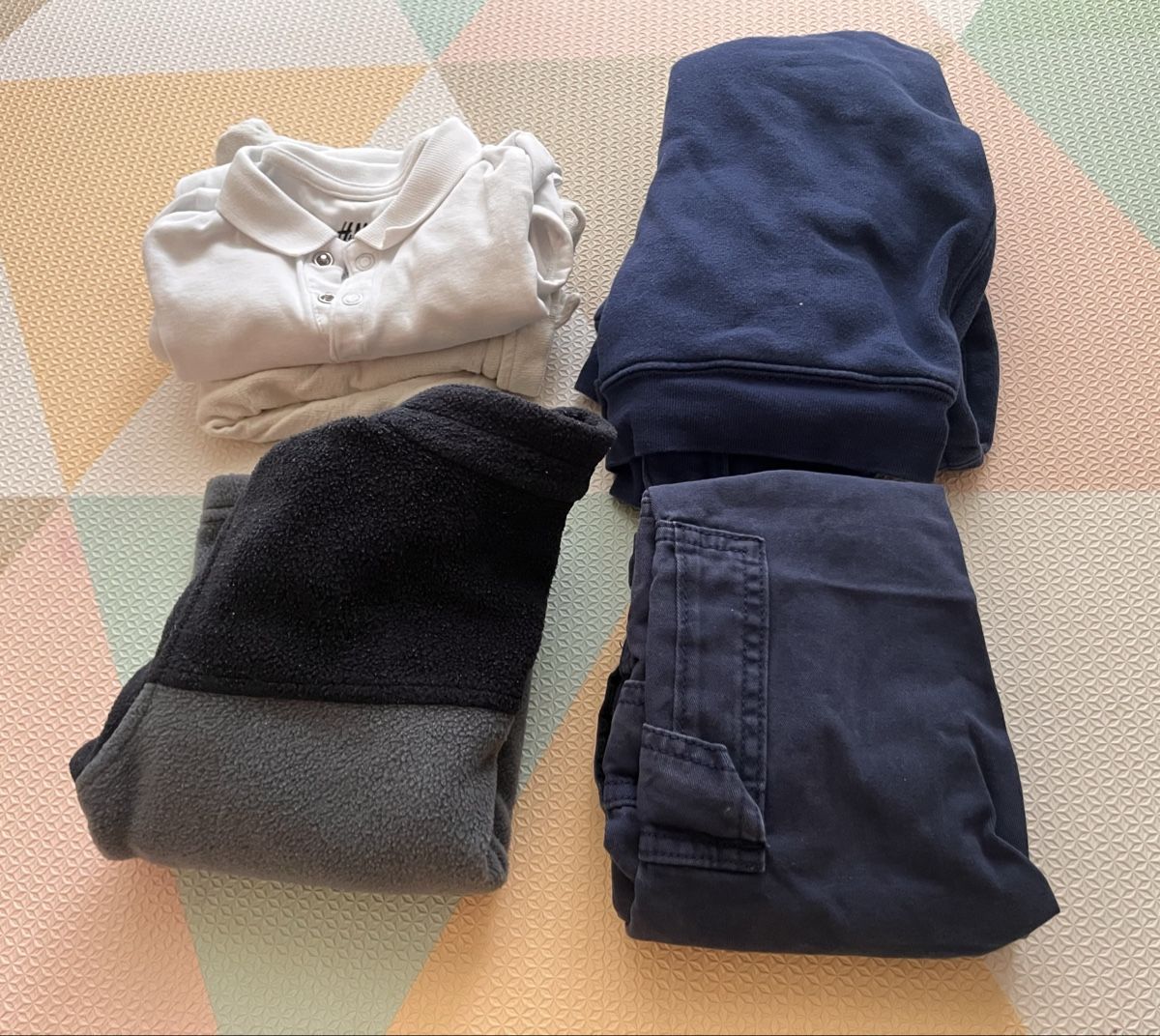Lotti & Set di vestiti: Kinderkleider Set Gr. 92 – Usato da Zürich venduto da davidihagee 1