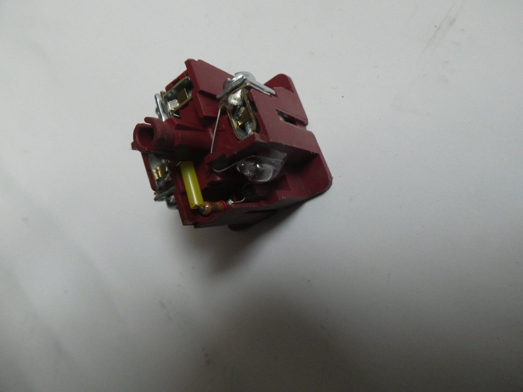Componenti elettronici: SMC Ventilstecker 230V ( 2Stk.) – Nuovo (secondo la descrizione) da Fulenbach venduto da Hach0 5
