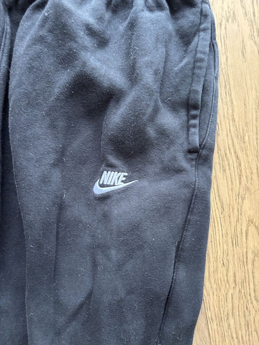 Nike Pantalons: Jogging noir NIKE – D'occasion à Genève par bha_jcf5 1