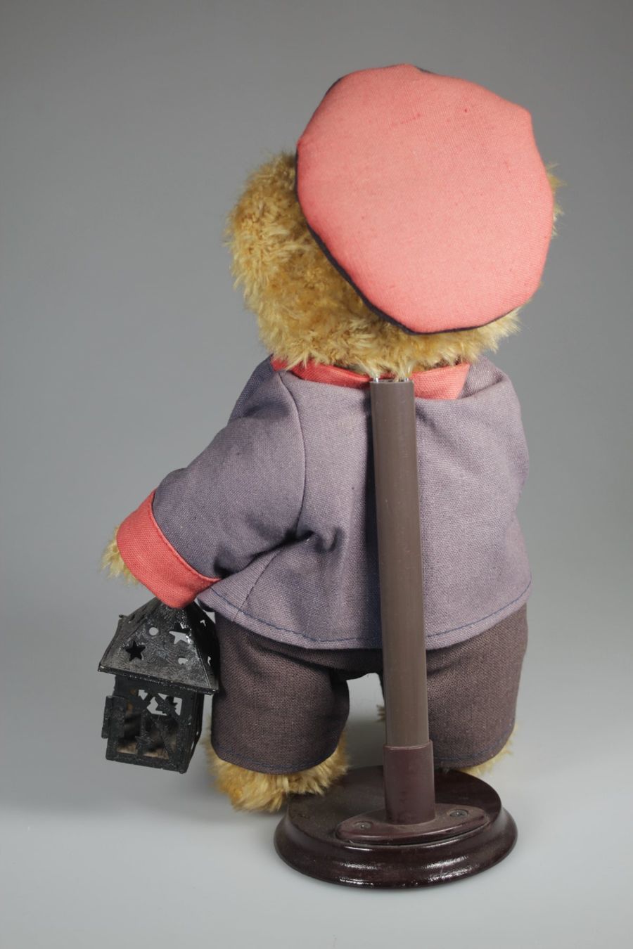 Giocattoli: Vintage Teddybär mit Laterne und Uniform – Usato da Basel venduto da IRMAundFRED 2
