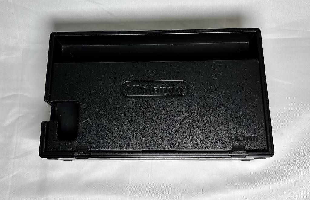 Nintendo Console: Nintendo Switch Console | Accessori + FIFA 22 – Usato da Gordola venduto da kar_gy5g 7