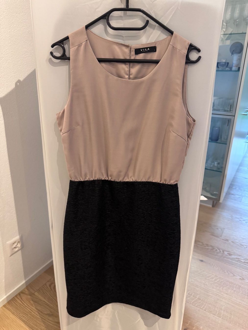 Vestiti: Kleid von VILA – Usato da Winterthur venduto da jen_w6kc
