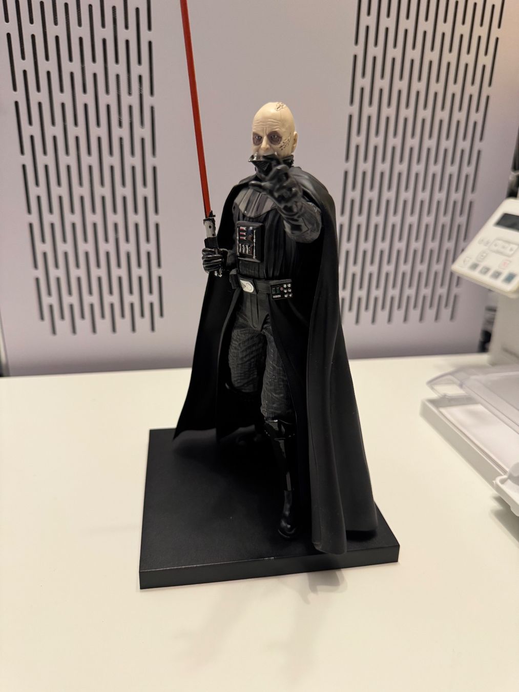 Star Wars Statuette: Star Wars Darth Vader Figur Kotobukiya ArtFX+ – Usato da Burgdorf venduto da Caradhras 2