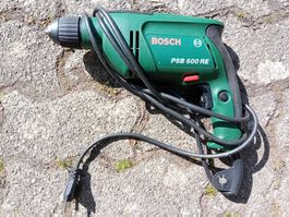Handbohrmaschine mit Zubehör