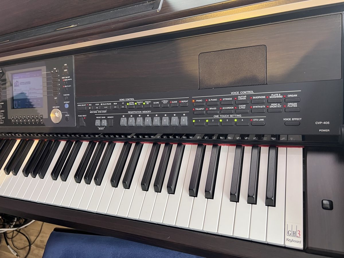 Yamaha Musikinstrumente: Yamaha Clavinova CVP-405 Digital Piano – Gebraucht aus Winterthur von jen_26cg 2