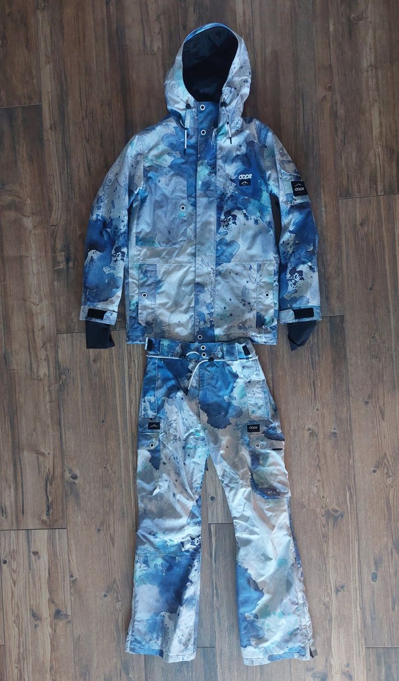 Costumes, combinaisons de sport et fonctionnelles: Snowboardanzug Dope Gr. S – D'occasion à Thierachern par didu27