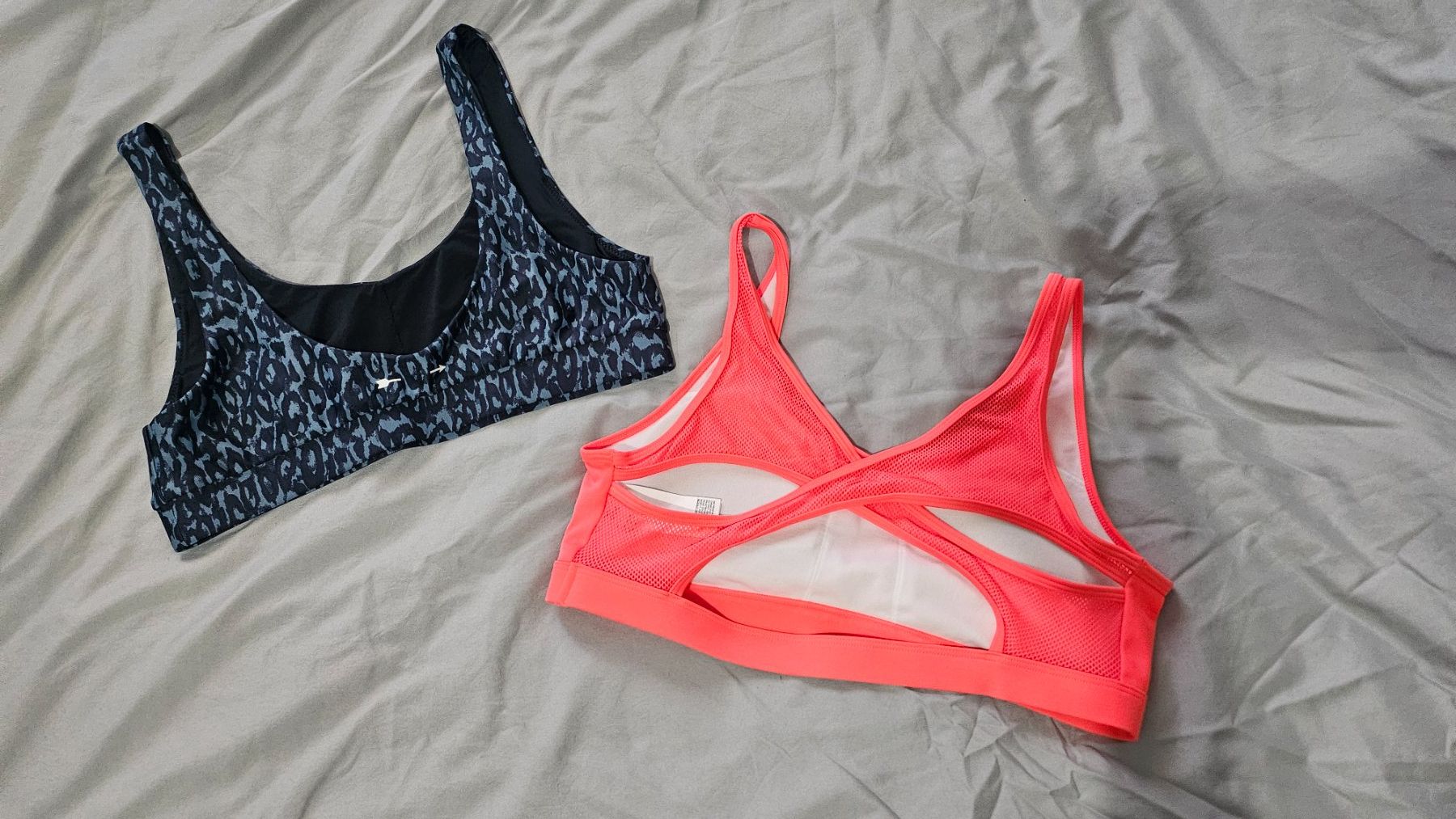 Roxy Tops: Sport BHs in Grösse M und L – Neu (gemäss Beschreibung) aus Luzern von Gabriella1011 1