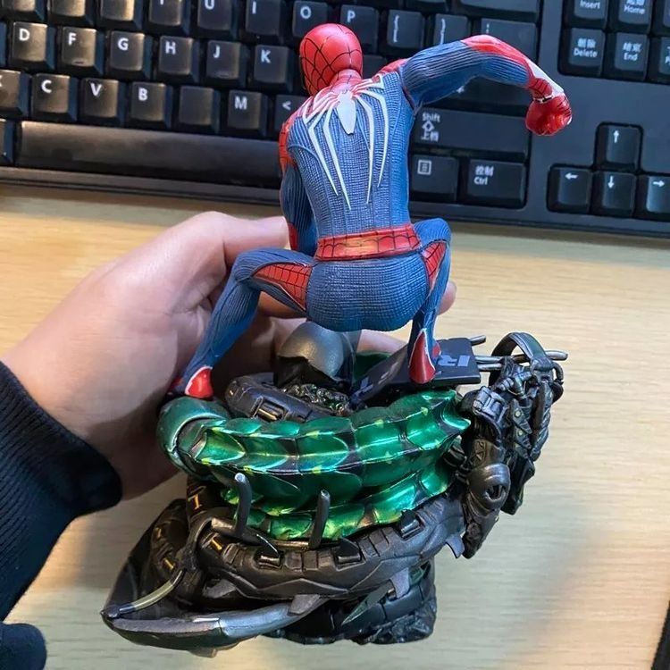 Marvel Figuren: Figurine collector Marvel Spiderman – Gebraucht aus Colombier NE von kyl_l9mw 1