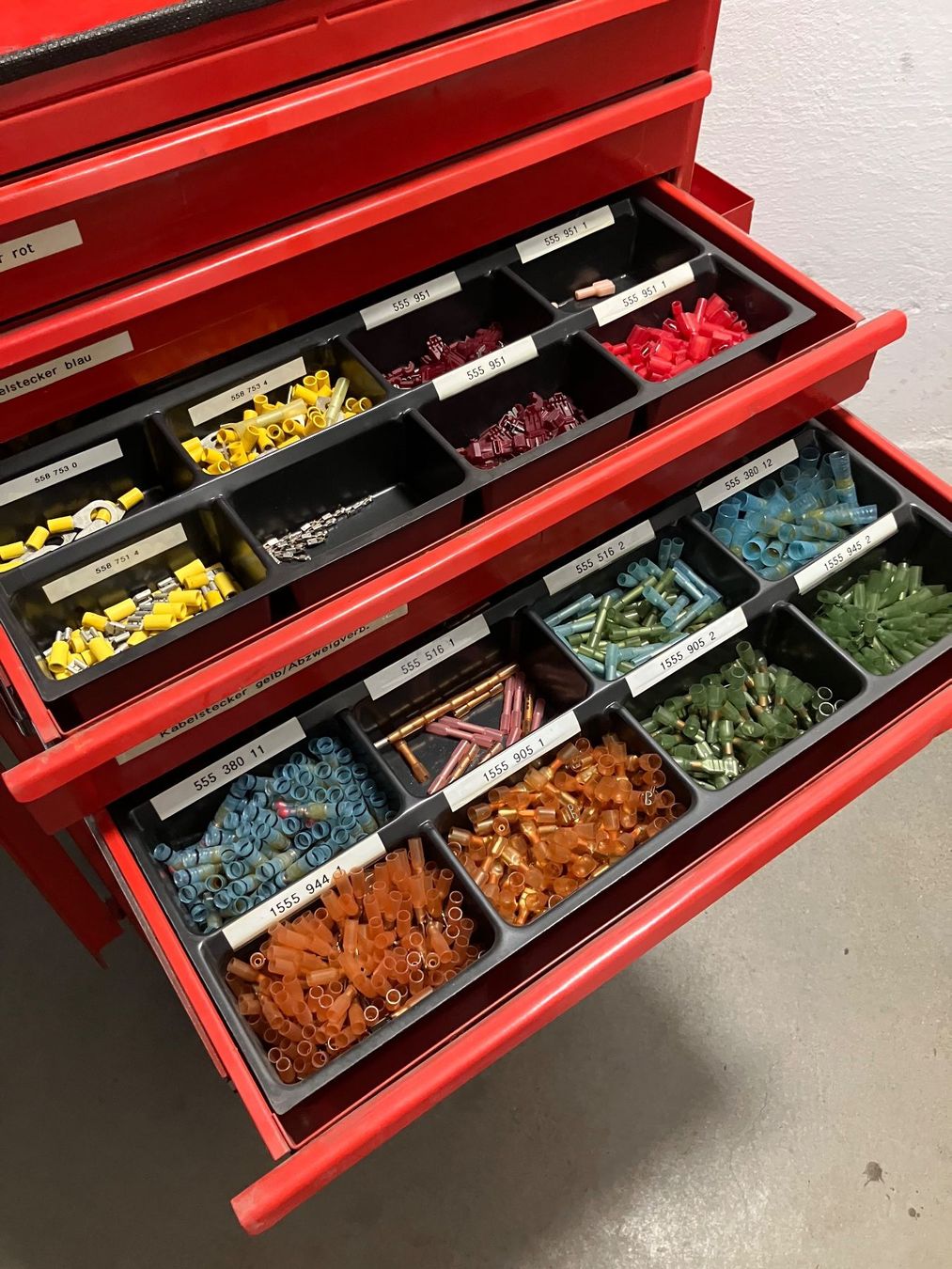 Würth Tous les outils: Elektro Werkstattwagen – D'occasion à Aarberg par Kia51 2