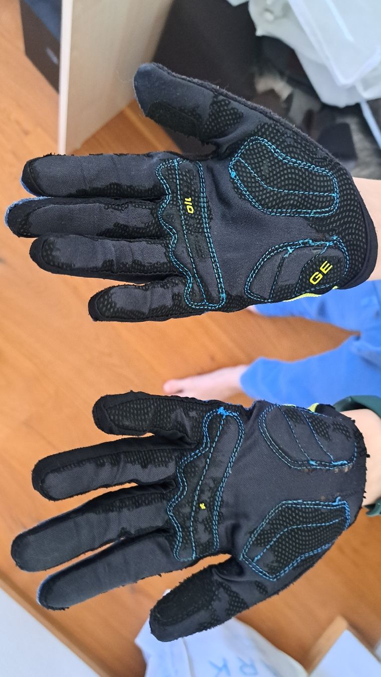 Ziener Guanti: Kinder Bikehandschuhe Grösse S – Usato da Willisau venduto da Csfa 1