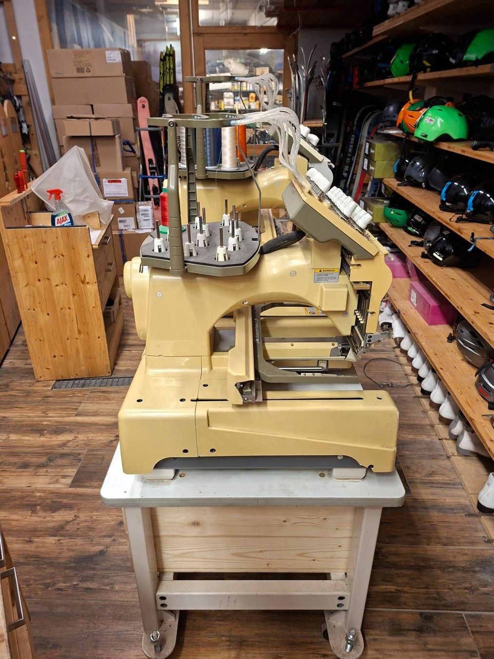 Macchine da cucire: Machine a broder SWF T 120 20 – Usato da Haute-Nendaz venduto da mar_xp2r 4