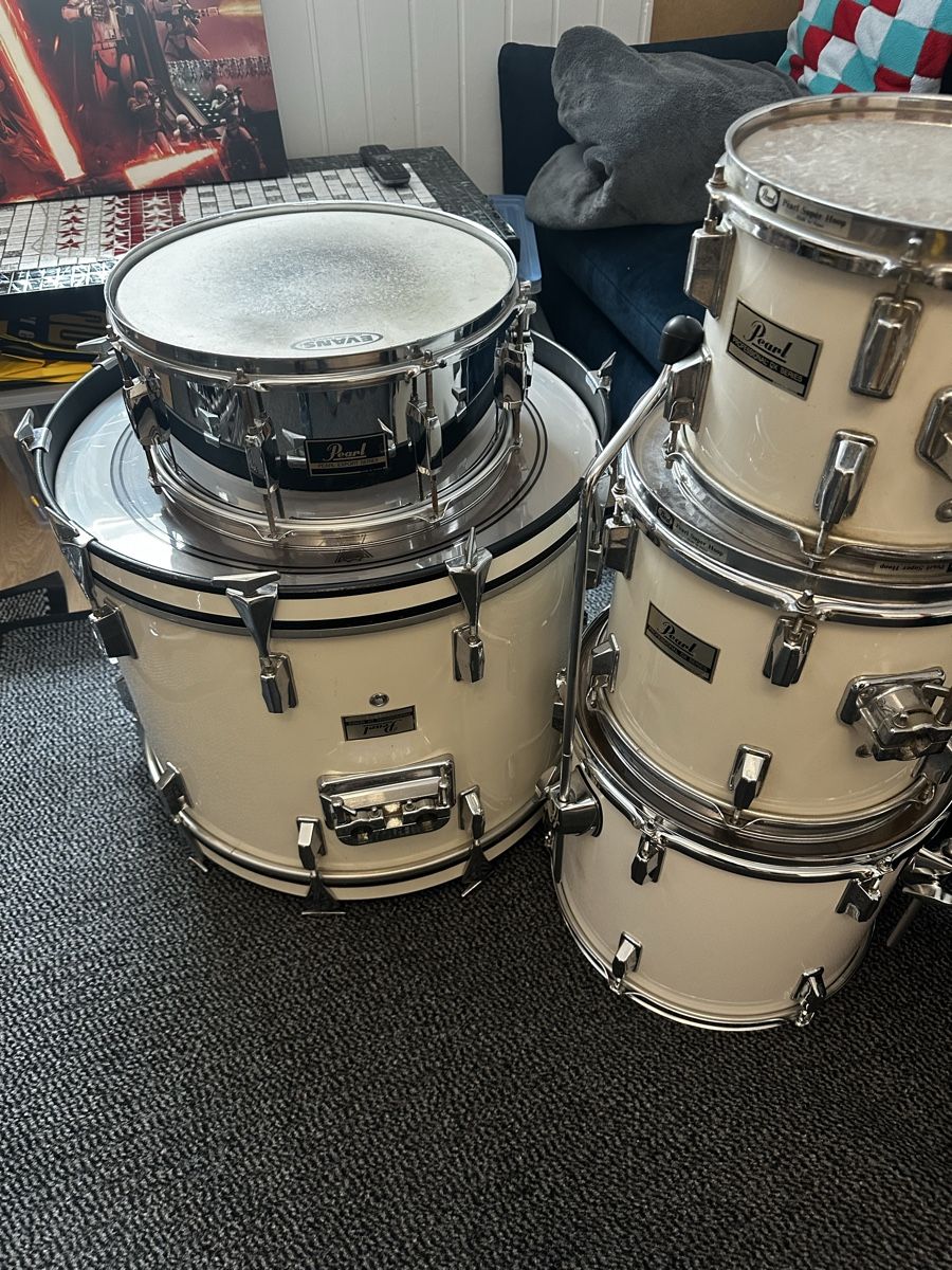 Strumenti musicali: Pearl DX Serie Drumset – Usato da Oftringen venduto da Brobea6 6