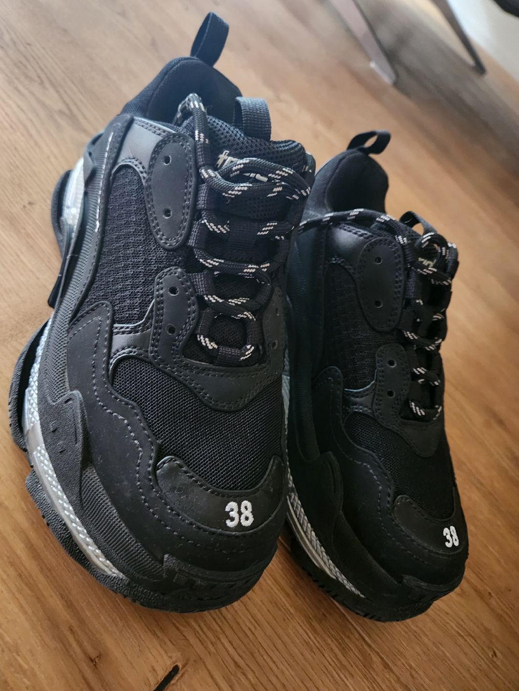 Balenciaga Scarpe da uomo: Balenciaga Triple S 38 – Usato da Wolhusen venduto da bryman 1