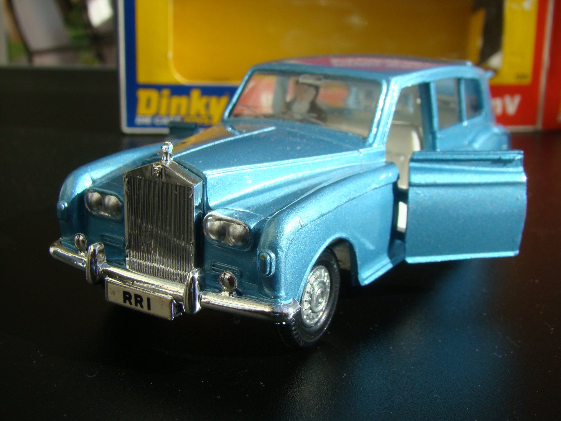 Dinky Toys Modellautos: Dinky Rolls Royce Phantom V hellblau Nr 124 schön selten box – Gebraucht aus Walzenhausen von Vanquish711 4