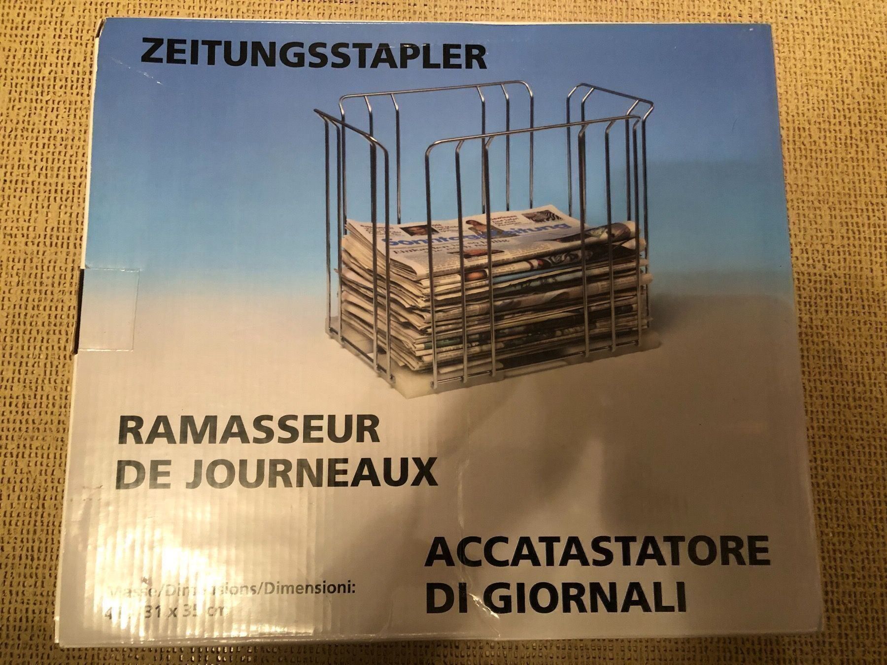Altro per la casa: Zeitungsstapler. Neu und ungebraucht. – Nuovo e nell'imballaggio originale da Wald ZH venduto da mlnt
