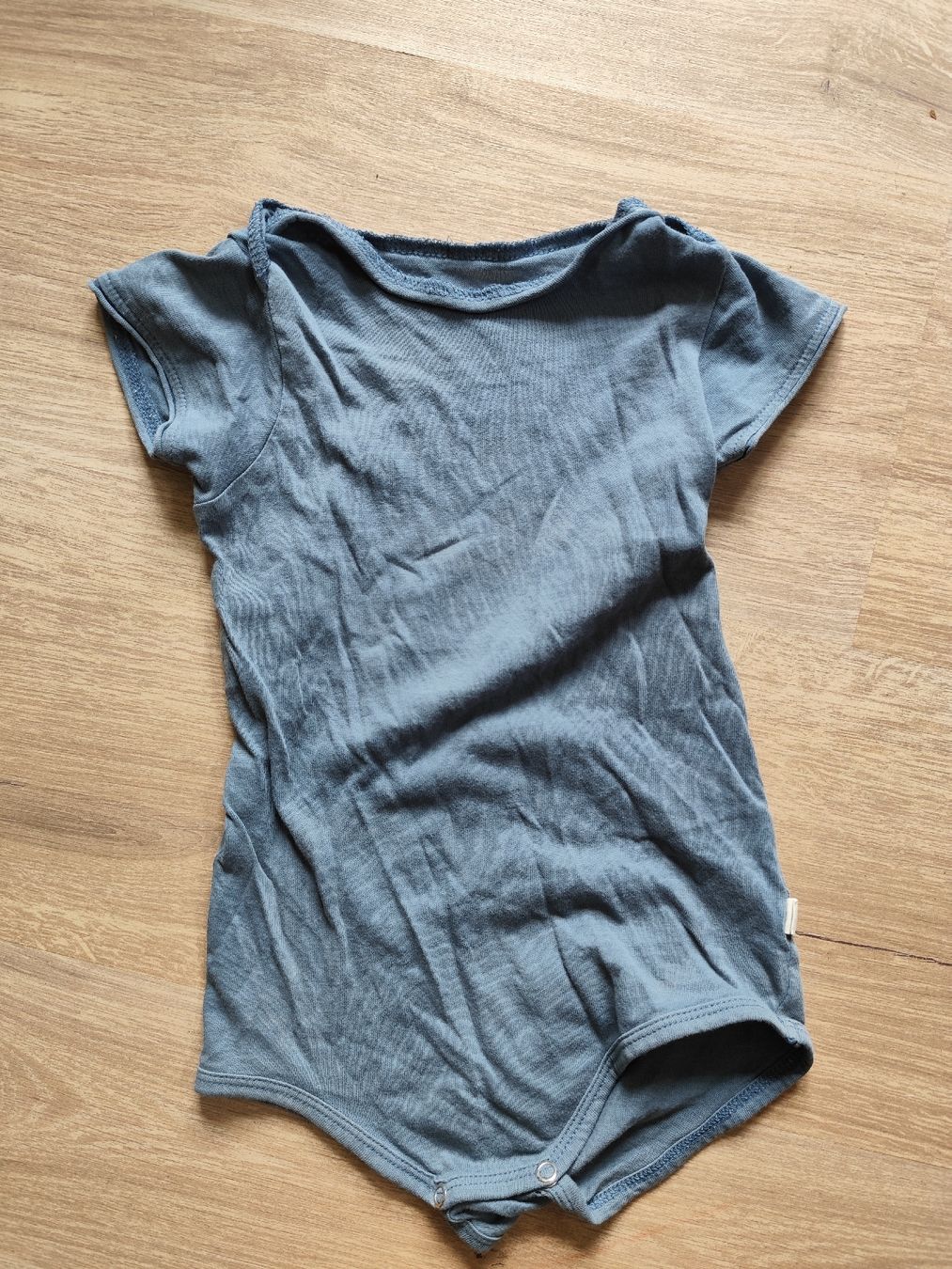 Kleiderpakete & -sets: minimalissma Body 12-18 mt – Gebraucht aus Lyss von sch_fw55