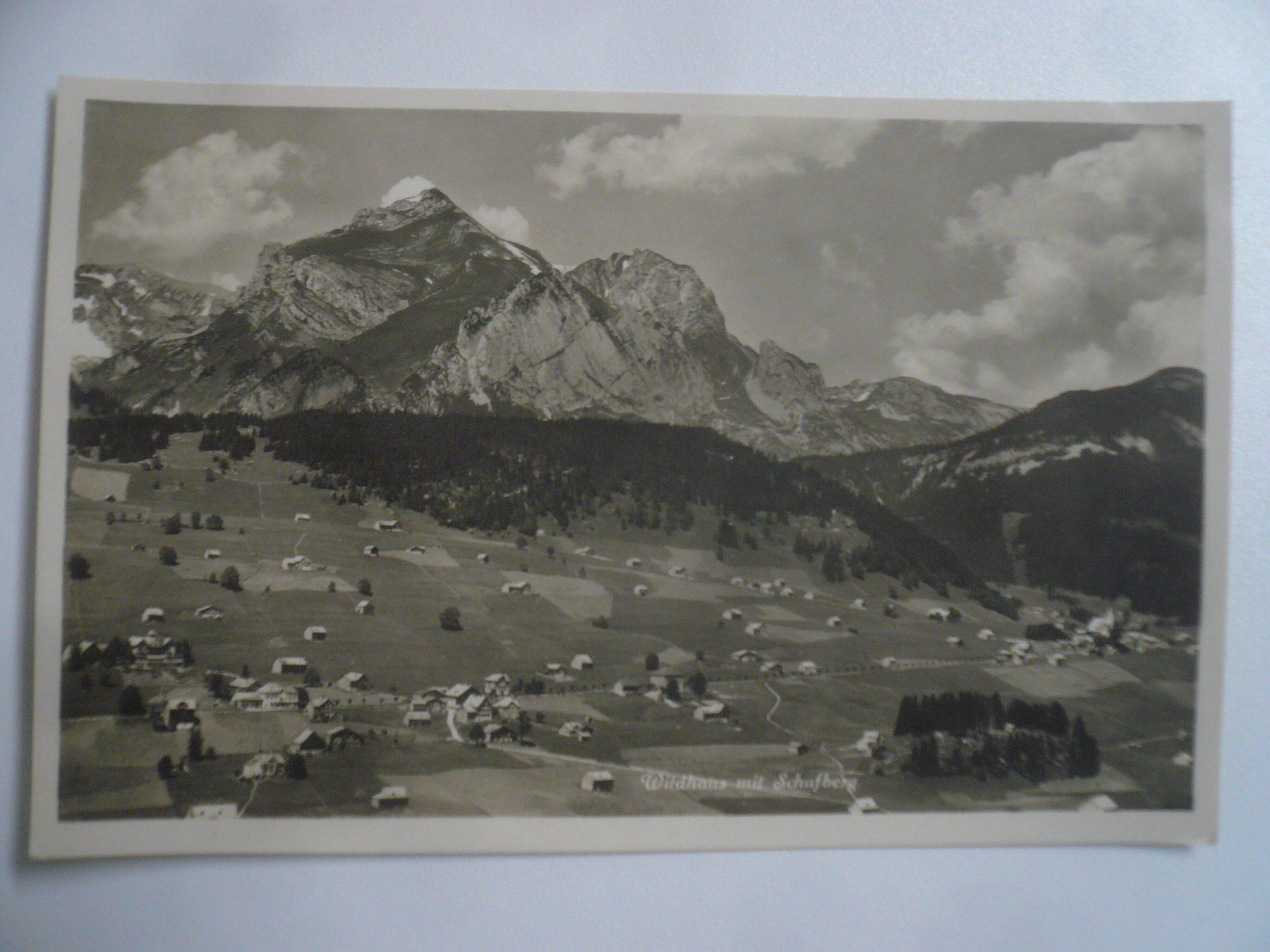 Cartoline postali: FotoAK WILDHAUS mit SCHafberg – Usato da Oberhofen am Thunersee venduto da luuping99
