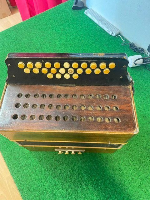 Instruments de musique: accordéon diatonique Mascotte – Défectueux à Fully par Peluche3 3