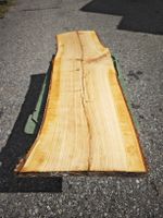 Kirschbaum Holzbrett mit Baumkante / Rinde – Wilde Maserung