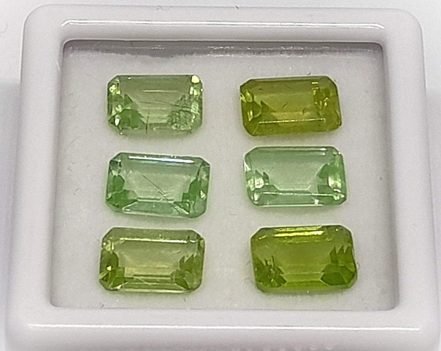 Pietre preziose: 6x Péridots EM 7x5 mm - Valeur 250.- Fr – Nuovo (secondo la descrizione) da Grimisuat venduto da Valgem