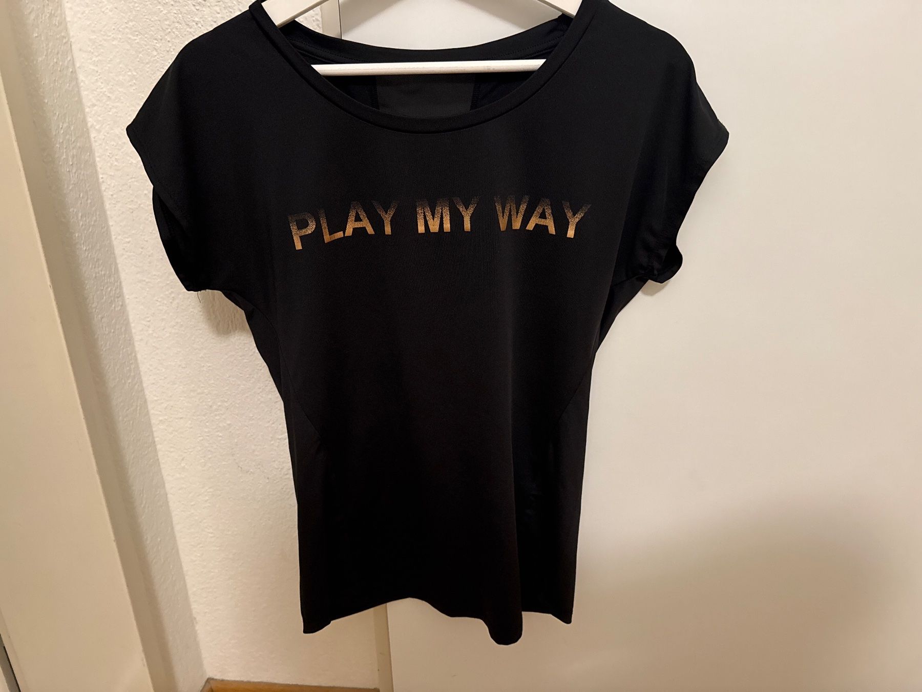 T-shirt: Sportshirt Grösse M – Usato da Pfäffikon SZ venduto da Melanie335