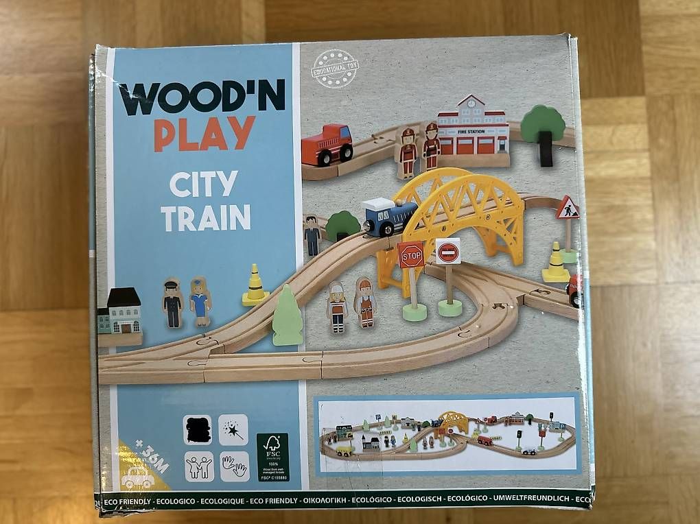 Spielzeuge: Holzeisenbahn-Set  kompatibel mit Brio Bahn – Gebraucht aus Zürich von luc_bb9h 1