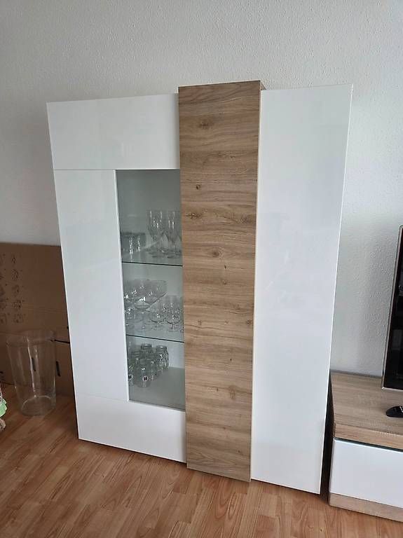 Conforama Vetrine: Highboard / Vitrine – Usato da Wängi venduto da Bibo4. 1