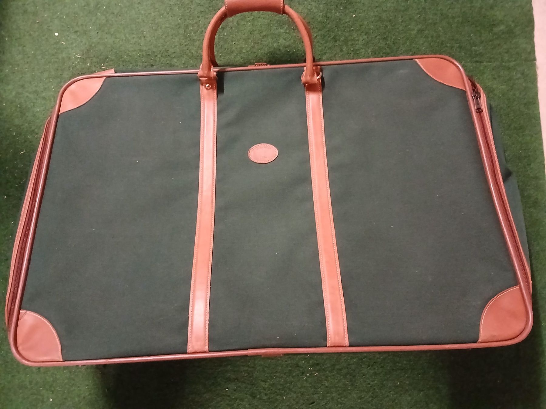 Longchamp Reisekoffer: Valise Longchamp – Gebraucht aus Le Grand-Saconnex von Rgt87