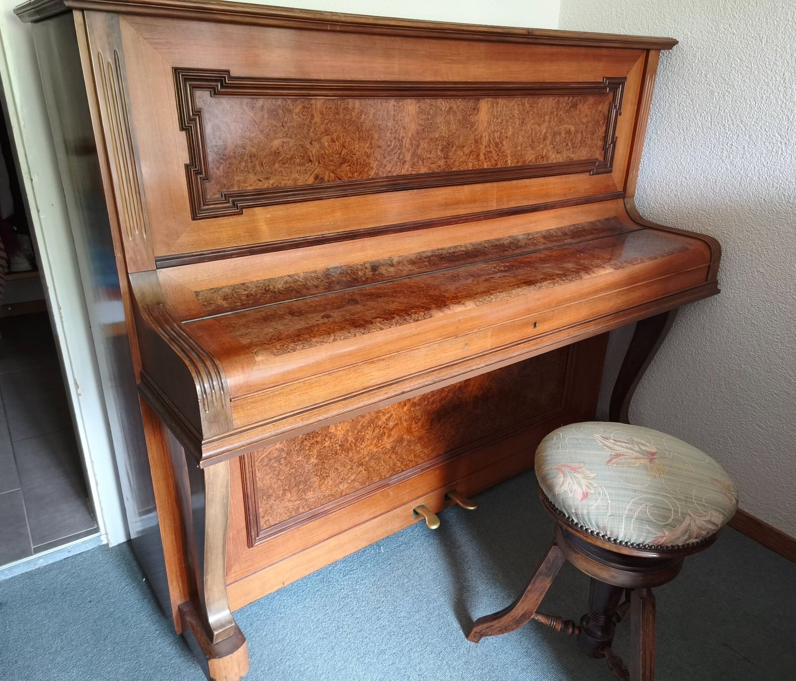 Strumenti musicali: Antikes Klavier – Usato da Gansingen venduto da linaus