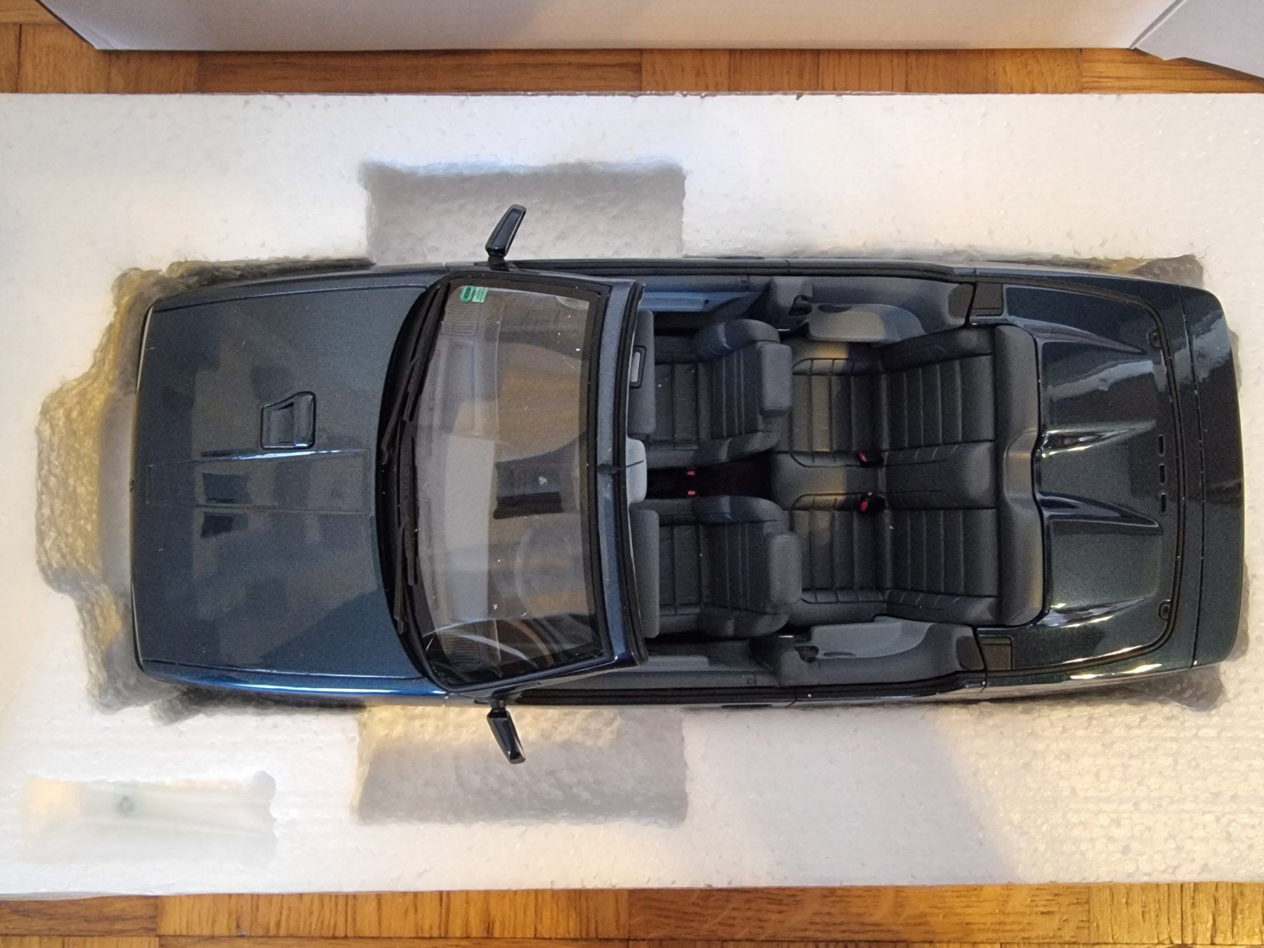 Renault Modellini d'auto: 1/18 OTTO Renault 19  16S Cabriolet – Usato da Chateau d'Oex venduto da sam_58r2 3