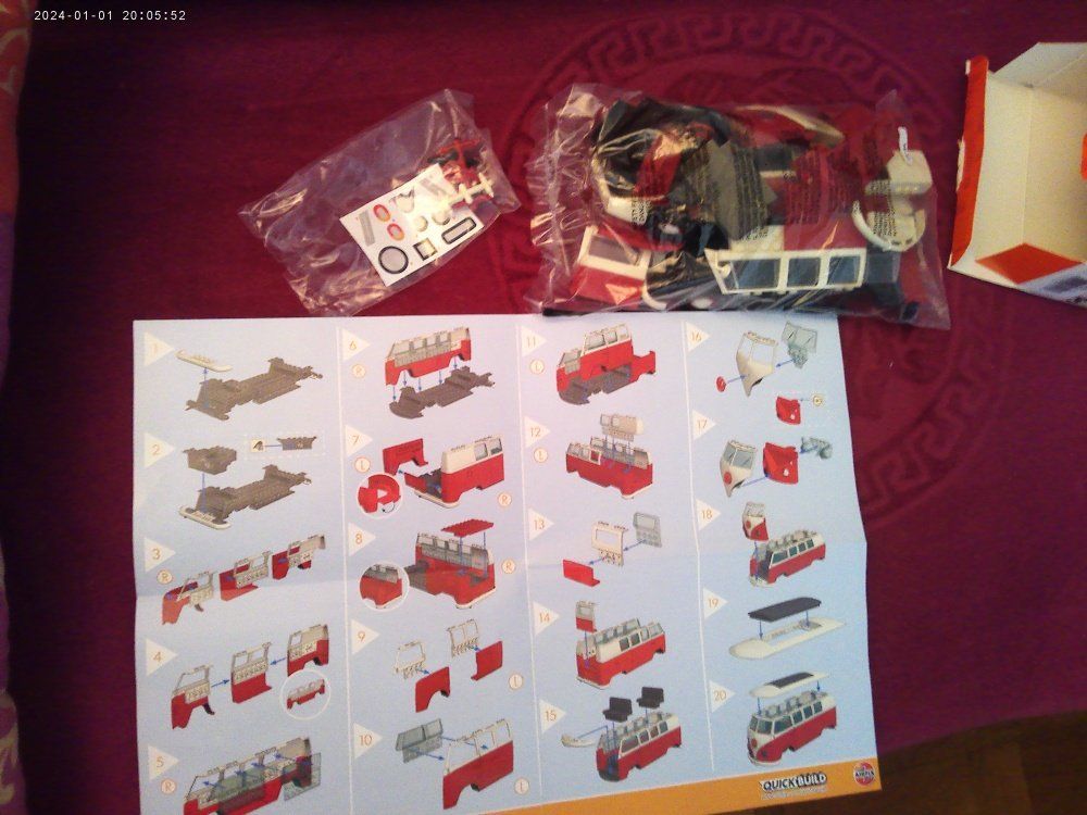 Airfix Kit di modellismo & Modellini statici: Airfix Quick Build WV Volkswagen Camper BAUSATZ – Usato da Volketswil venduto da nemo2000 2