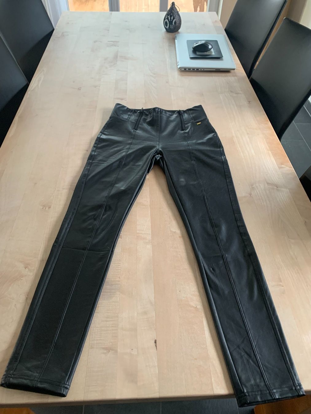 Lascana Hosen: Damen-Kunstlederhose schwarz Gr.36/38 – Neu (gemäss Beschreibung) aus Azmoos von Verwir64