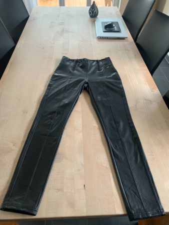 Damen-Kunstlederhose schwarz Gr.36/38